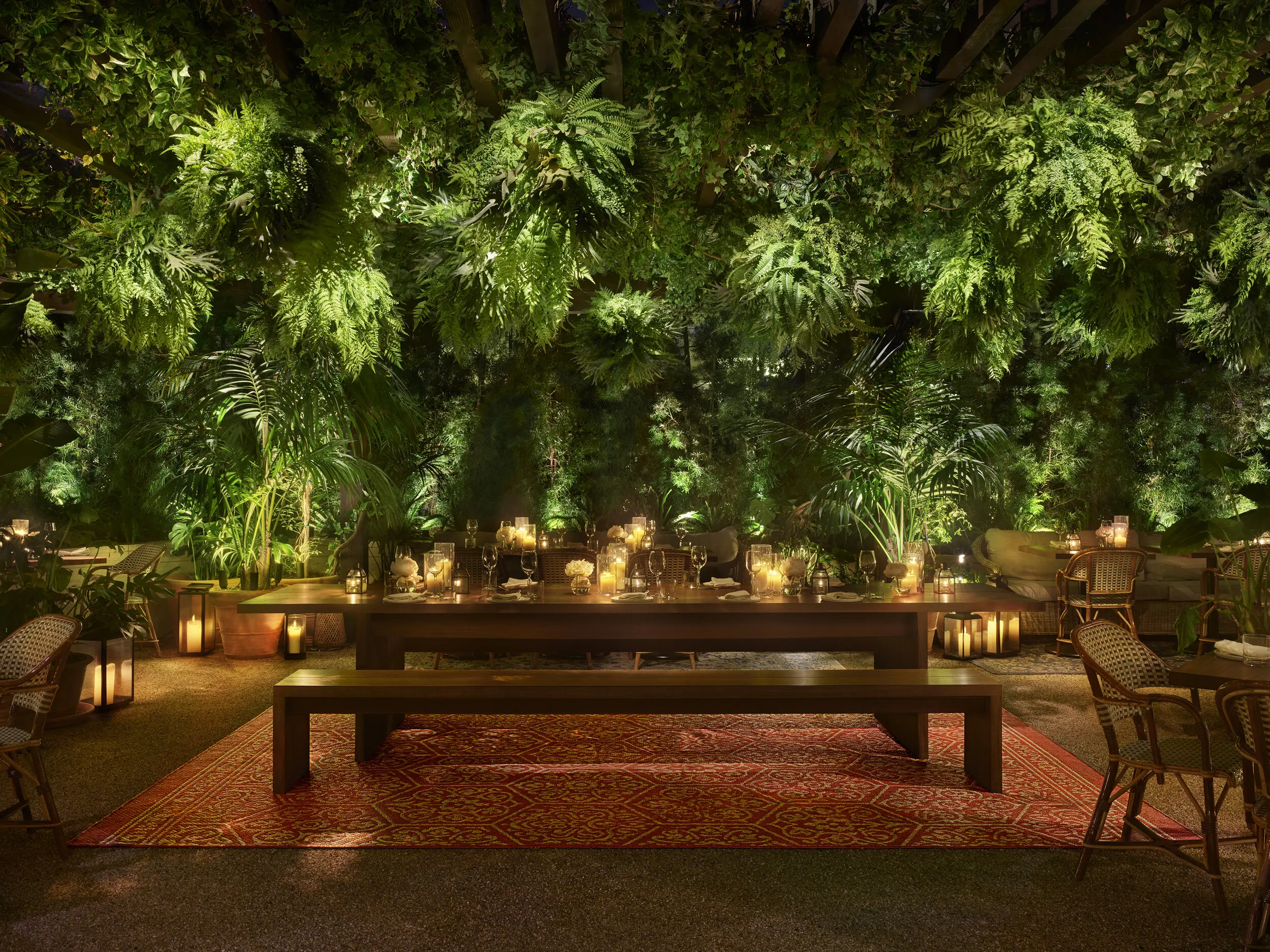 EDT_WeHo4_31_71_RGB_V4 Communal bench and table for restaurant dining