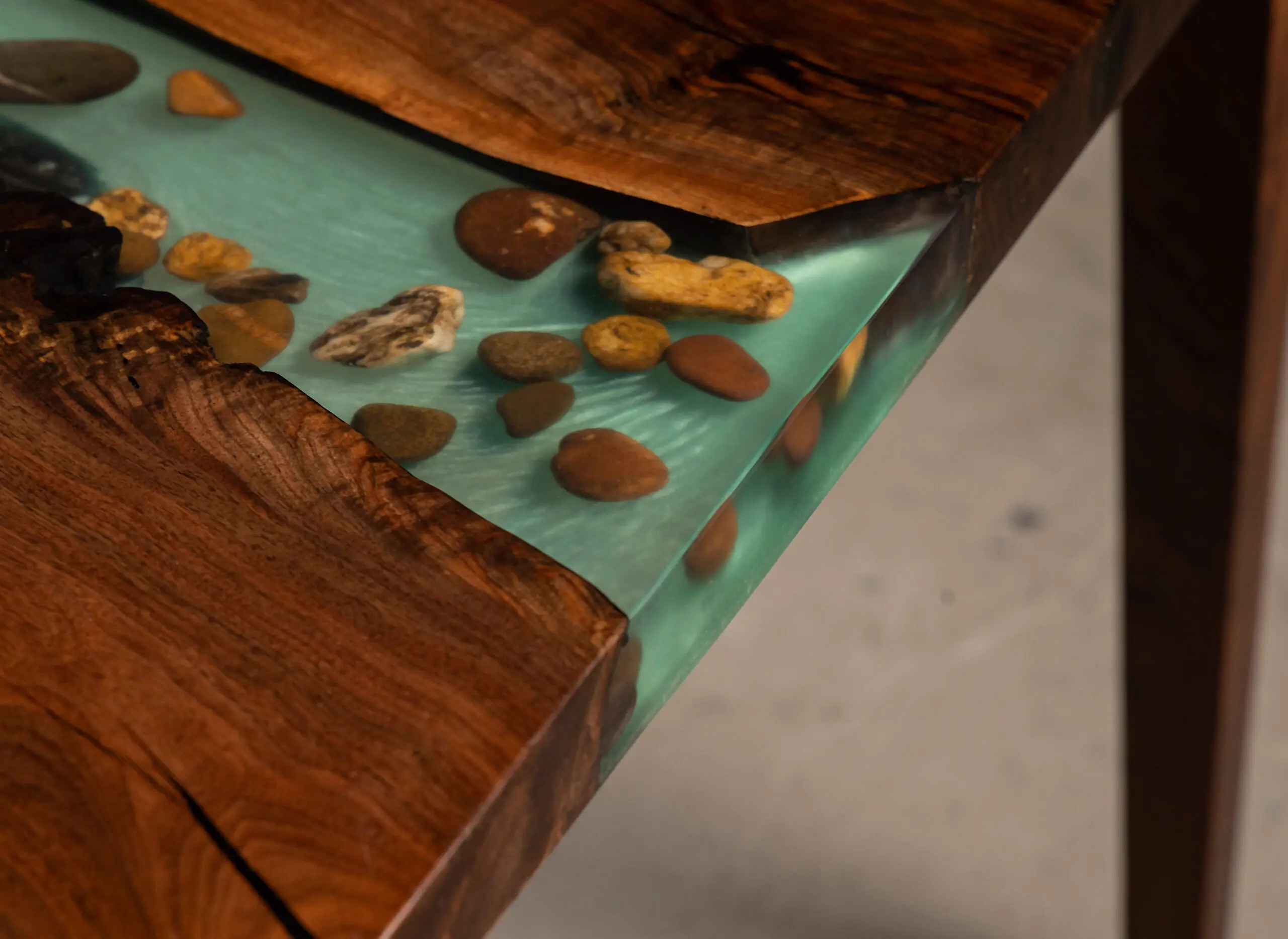 sentient_resine_river_colorado_table_9b