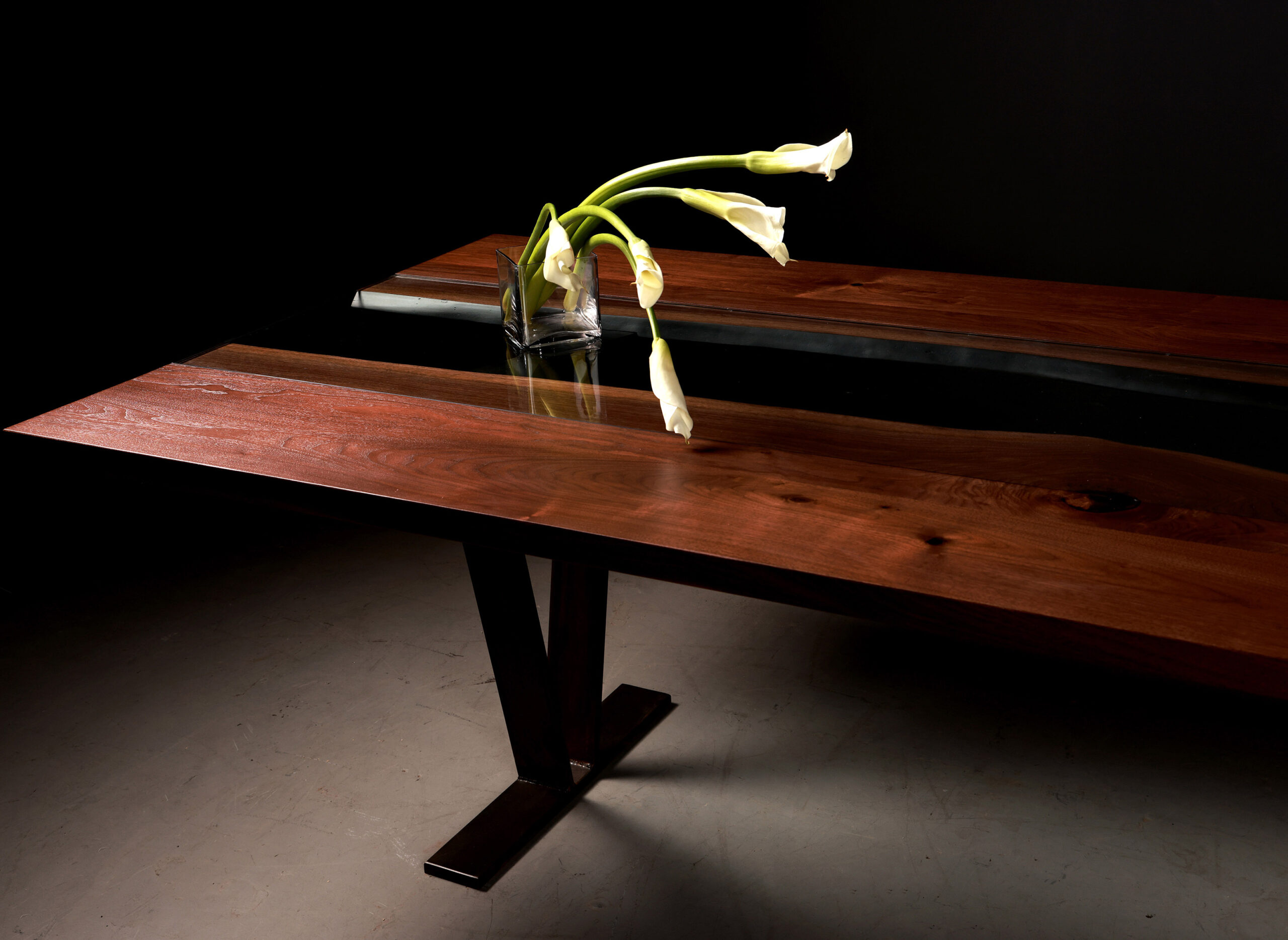 solid wood dining tables - resin river model by SENTIENT