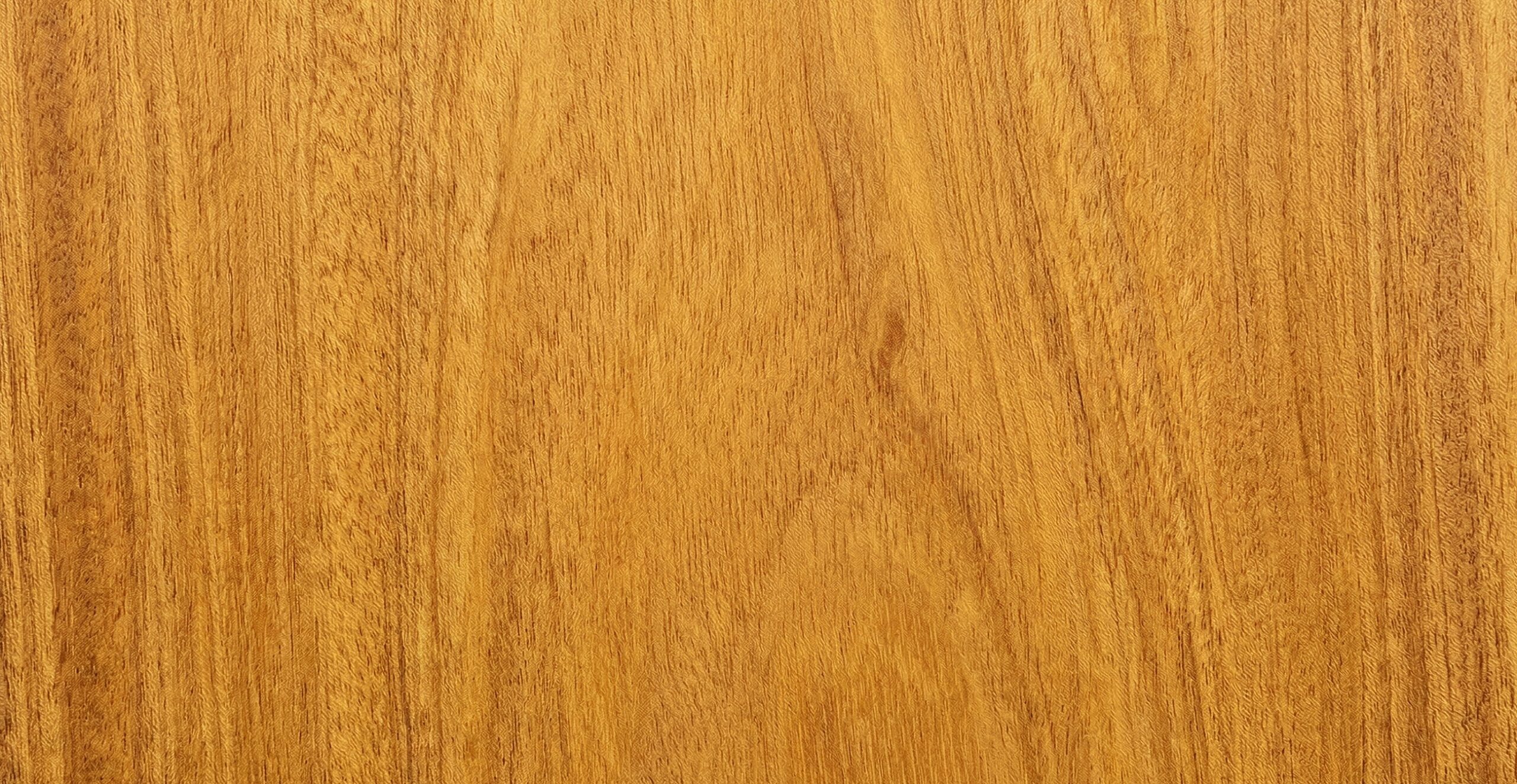 Garapa wood grain showing natural color and texture
